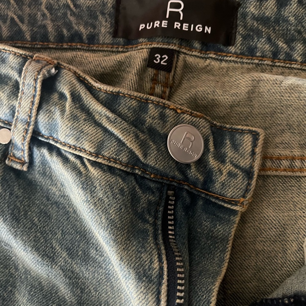 Pure Reign Ripped and Repaired stack style size 32 color beige almost new.
